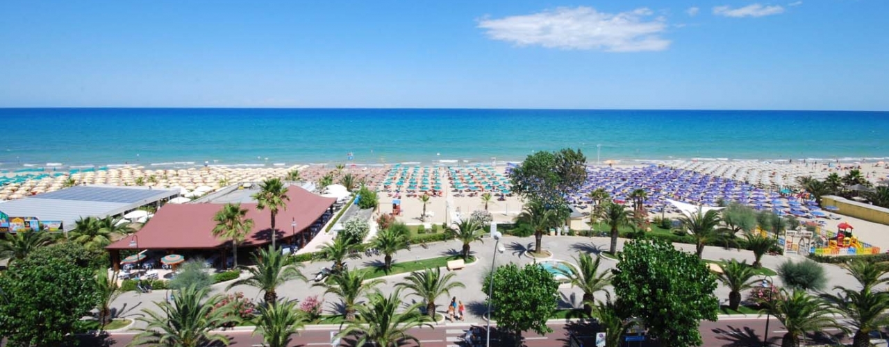 Alba Adriatica, una spiaggia d'argento Alba Adriatica, una spiaggia d'argento