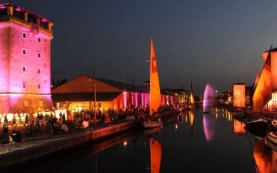 Magazzini del sale a Cervia, notte rosa