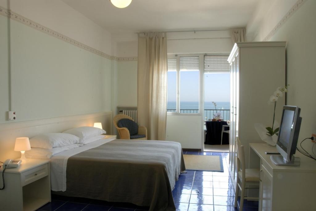 hotel caravelle cattolica 1